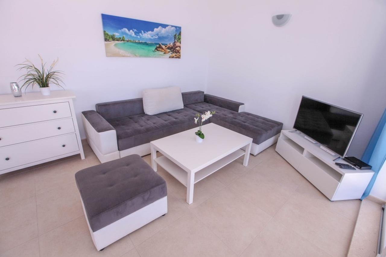 Apartment Zoya *