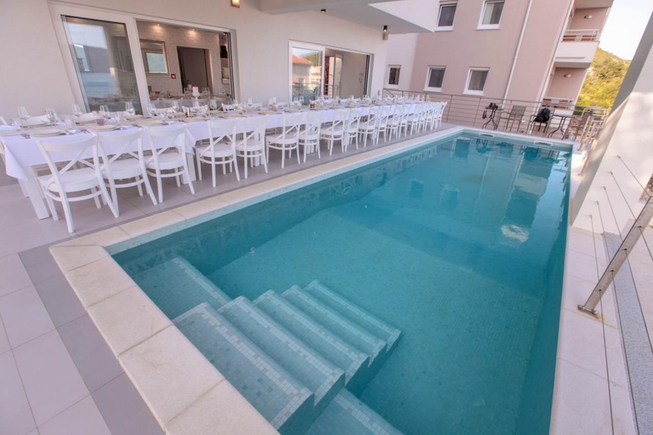 Zoya Apartment